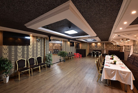 Большой зал в Малый зал