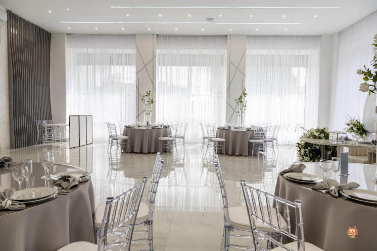 Основной зал  в «Magnolia» фотография №18