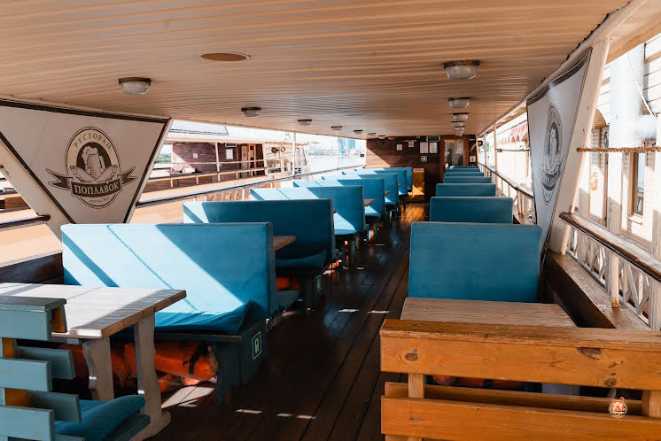 Зал «Теплоход» в «Поплавок» фотография №11