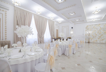 Версаль в Зеркальный зал