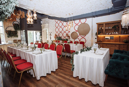 Большой зал в Малый зал