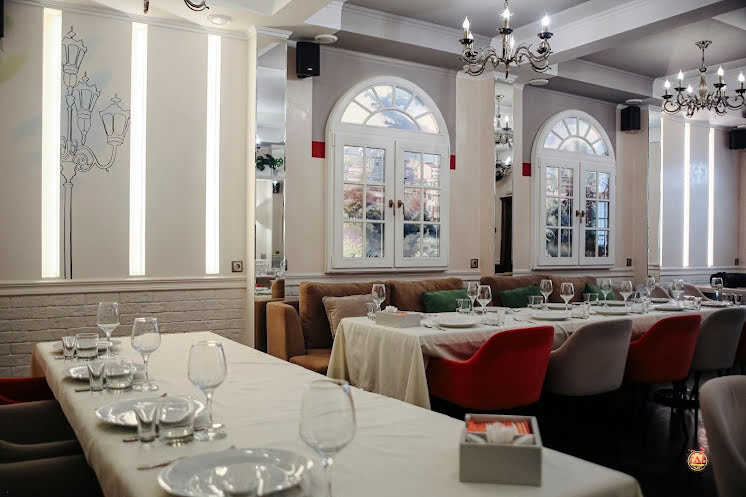 Основной зал  в «ГрафинЪ» фотография №2