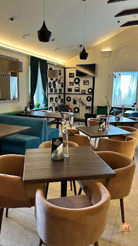 Основной зал в «Брассерия 0’33» фотография №7