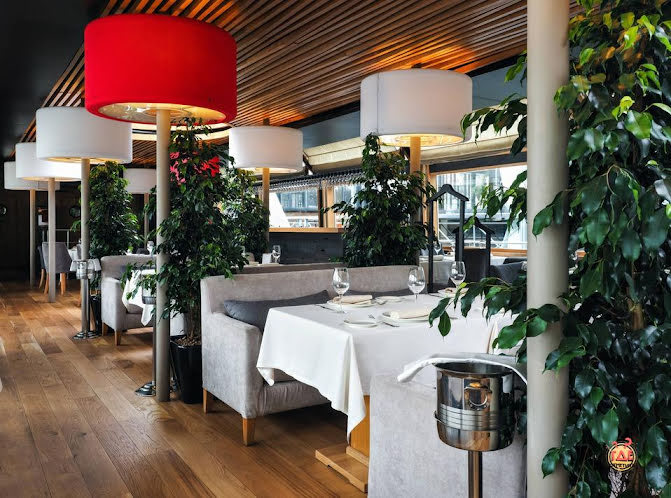 Застекленная палуба  в «Ресторан-теплоход "Volga-Volga"» фотография №13