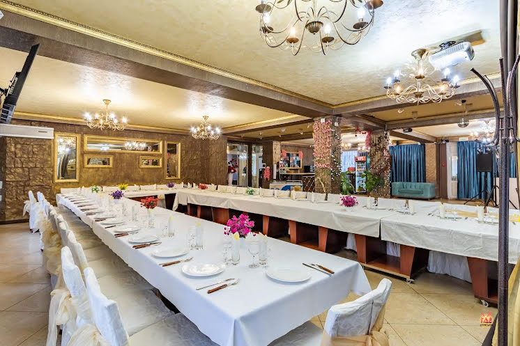 Основной зал в «Зеркала» фотография №15