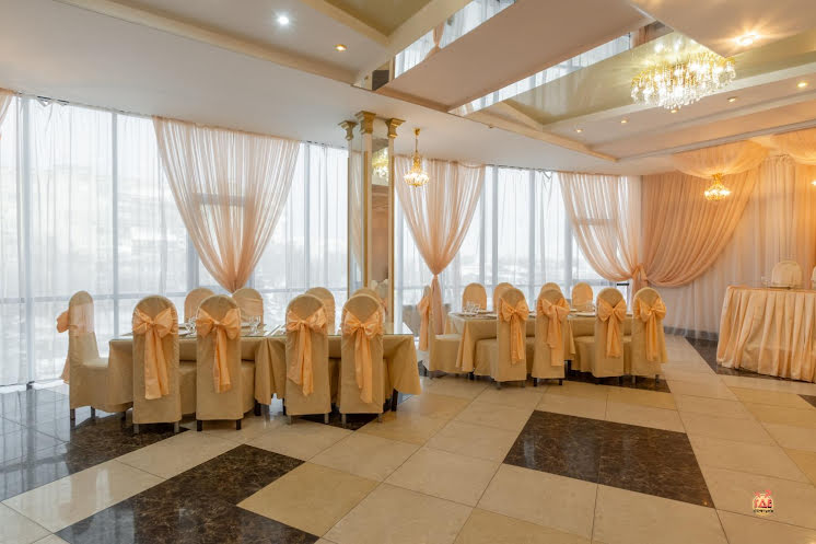 Зал «Персиковый» в «У Озера ​на Героев Космоса» фотография №6