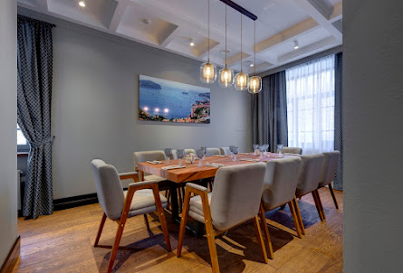 Зал для мероприятий и проведения переговоров в Зал с круглым столом