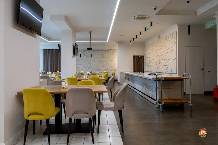 Основной зал  в «Divine на Назарбаева» фотография №7