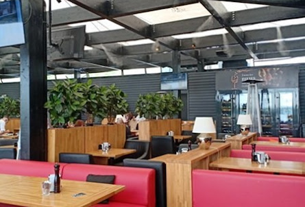 Летняя терраса в VIP-зал