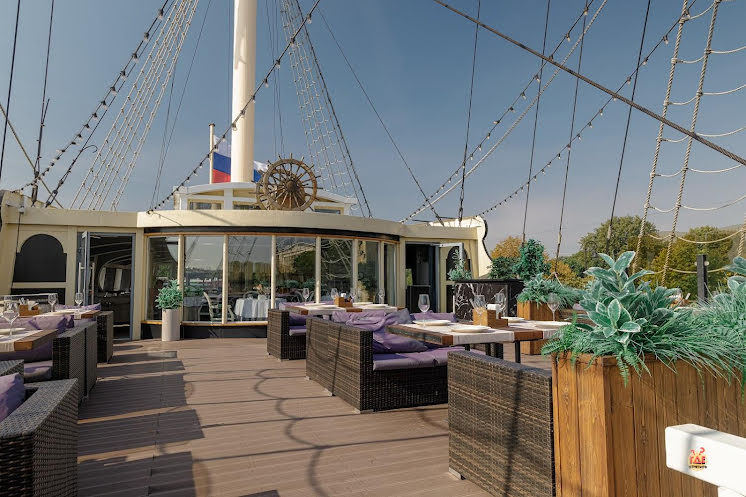 Видовая летняя терраса в «Фрегат «Благодать»» фотография №8