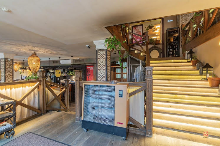 Основной зал второго этажа в «Хочу Харчо» фотография №2