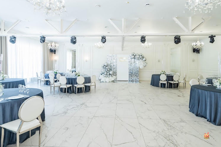 Зал «Лев Толстой» в «Еда и Миръ» фотография №14