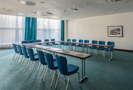 Зал «Волков» в Зал «Бещев»