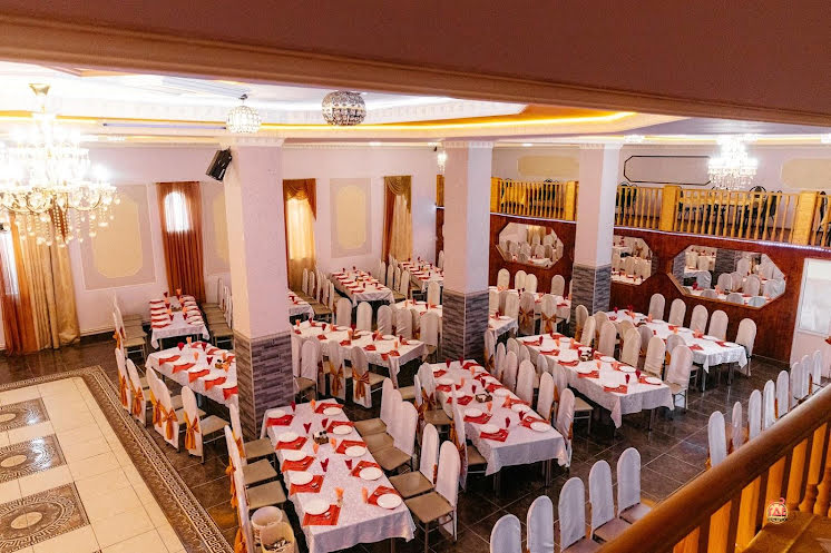 Основной зал в «Луна» фотография №11