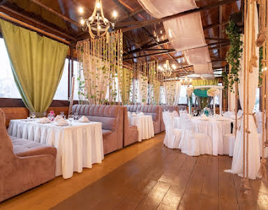 Новый год в Артист