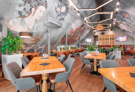 Зал на втором этаже в Зал на втором этаже