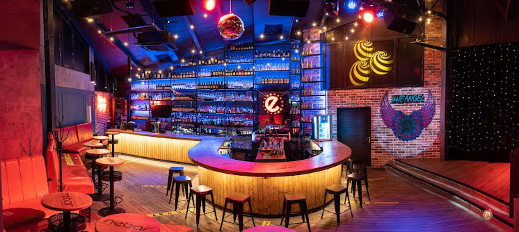 Основной зал с танцполом в «Небар на Пятницкой» фотография №13