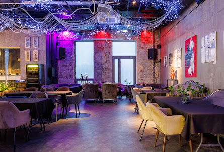 Зал "Lounge" в Зал "Kitchen"