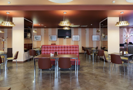 Большой банкетный зал в Малый банкетный зал