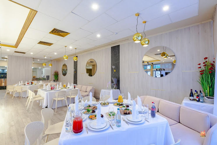 Зал ресторана в «Истра Гарден» фотография №9