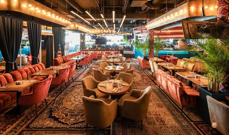 Основной зал в «Eshak на Арбате» фотография № 1