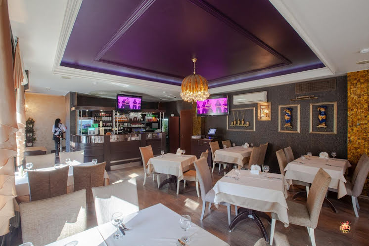 Зал ресторана на 2 этаже в «Сандал» фотография №12