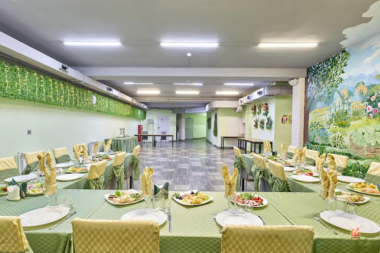 Основной зал в «Шпинат» фотография №6