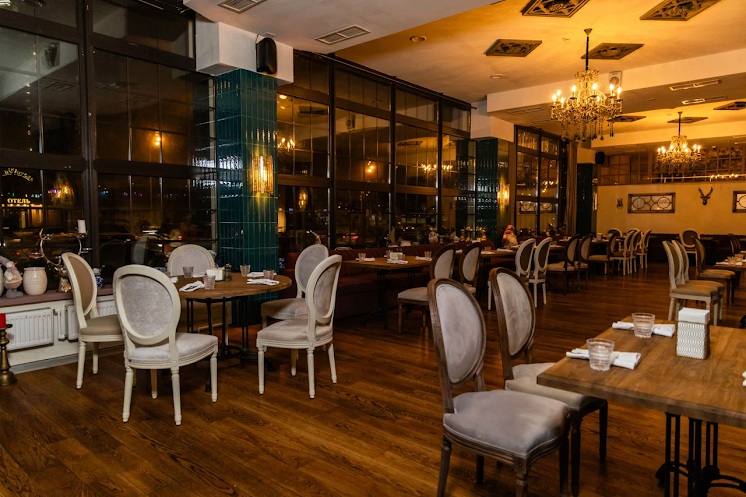 Основной зал в «Гарденс» фотография №16