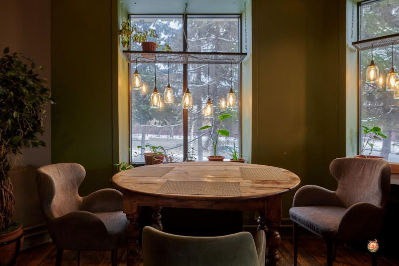 Корова на бочке на Карла Маркса фотография №8