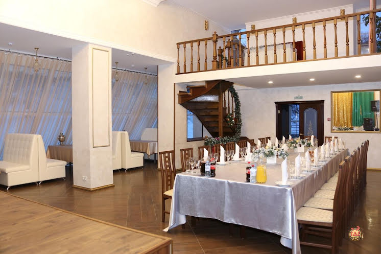 Большой зал в «Самоварник - лесная сказка» фотография №3