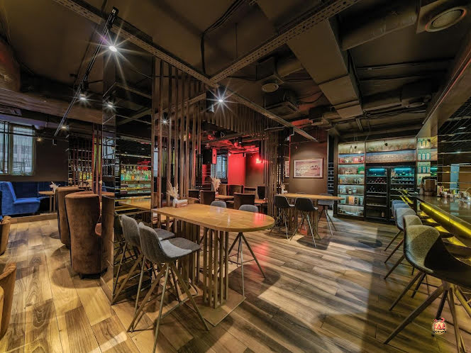 Зал ресторана  в «BAR&JOY» фотография №18