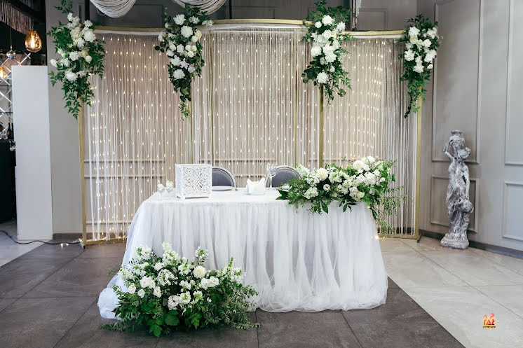 Основной зал  в «Янс» фотография №1