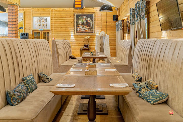 Основной зал в «Генацвале на Краснопольском» фотография №14