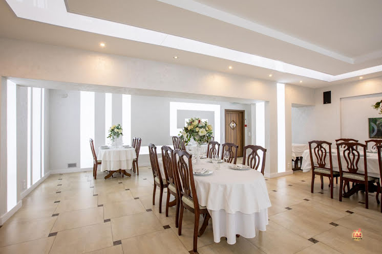 Малый зал в «У Эдуарда» фотография №2