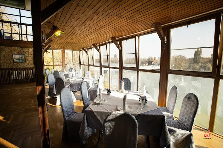 Зал на 100 человек в «Кафе-Клуб» фотография №16