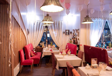 Барный зал  в Малый зал 