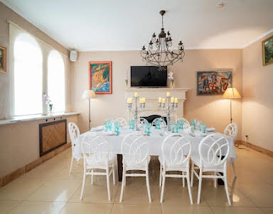  ресторан 9PARROTS