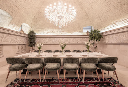 Зал «Хрустальный» в Зал «Изумрудный»