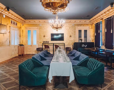 День рождения в Commode