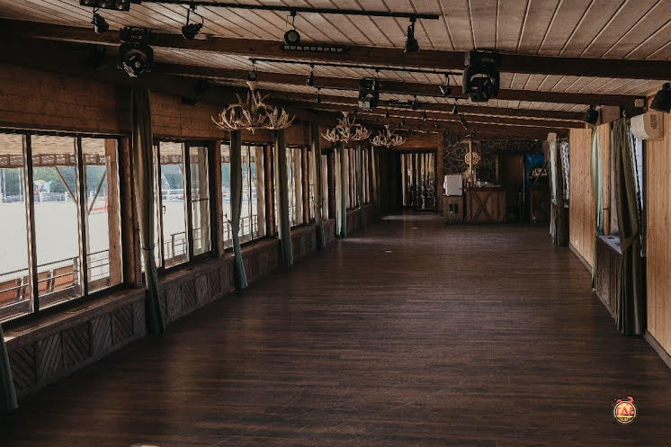 Зал «Кантри» в «Horseka Resort» фотография №3