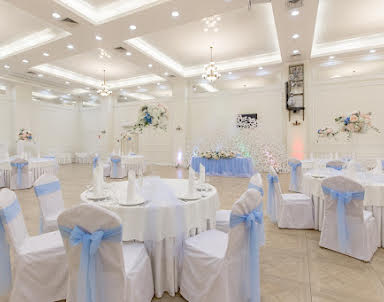 День рождения в Almond