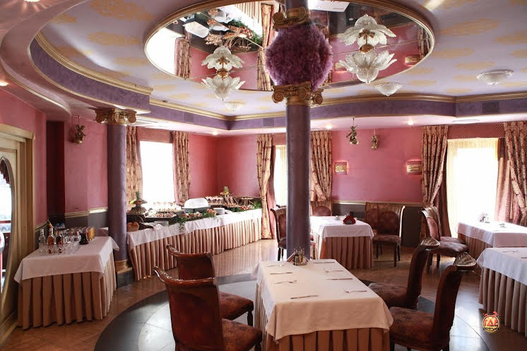 Основной зал в «Вилла Гламур» фотография №18