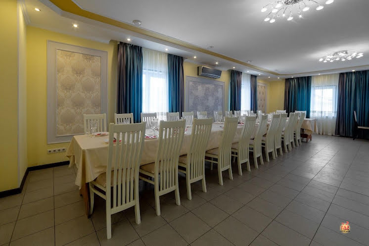 Основной зал  в «Neon» фотография №3