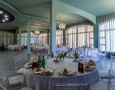  ресторан Двин Холл