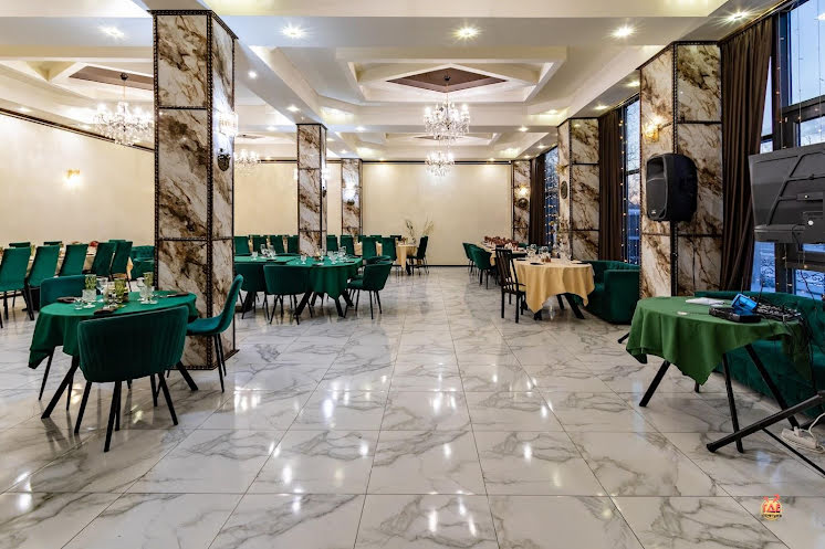 Основной зал в «Lion» фотография №16