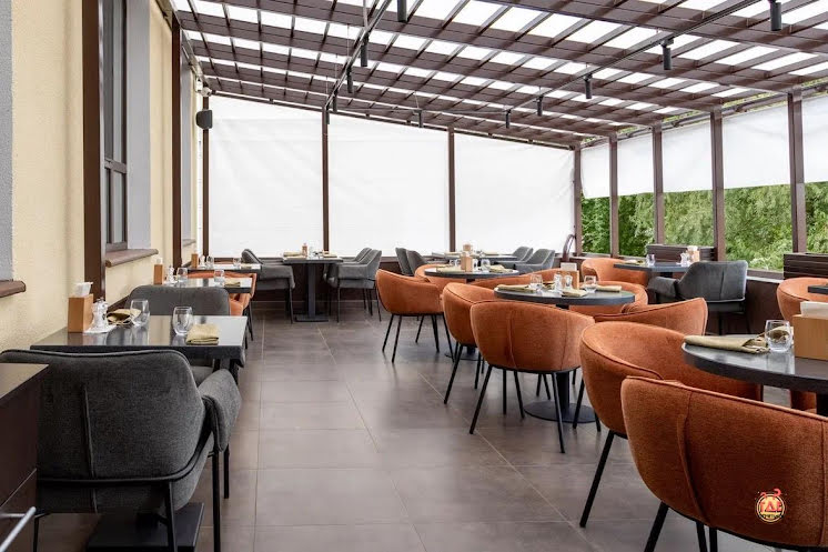 Летняя терраса в «Divine на Назарбаева» фотография №4