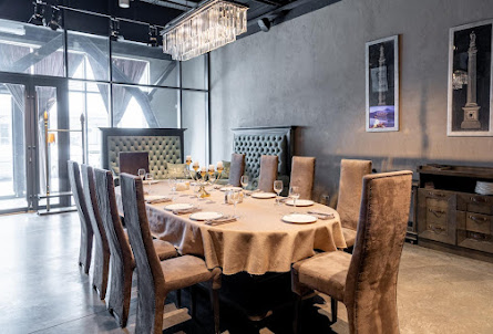 Зеленый зал в Черный зал