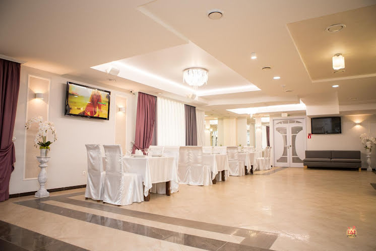 Зал на 100 человек в «Континент-Хауз» фотография №16