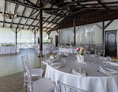  ресторан Двин Холл