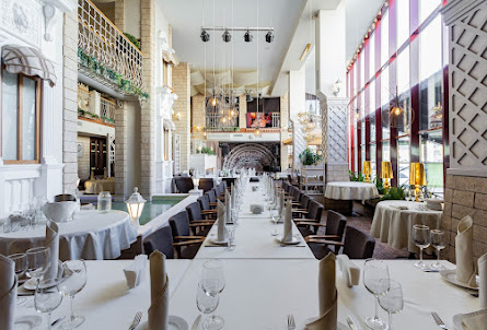 Центральный зал в Караоке-зал